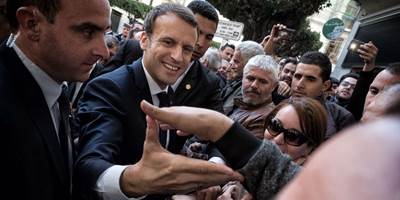 A-t-on dj vu un prsident algrien paradant sur les Champs-Elyses, acclam par une foule franaise lui souhaitant la bienvenue ?